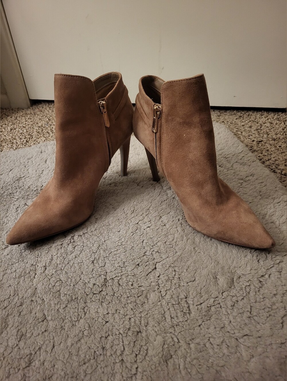 Sam Edelman Fiora Point Toe Suede Boots Beige.